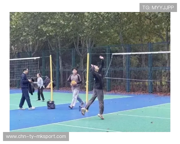 球员心肺耐力周：间歇冲刺+带球折返训练强度翻倍