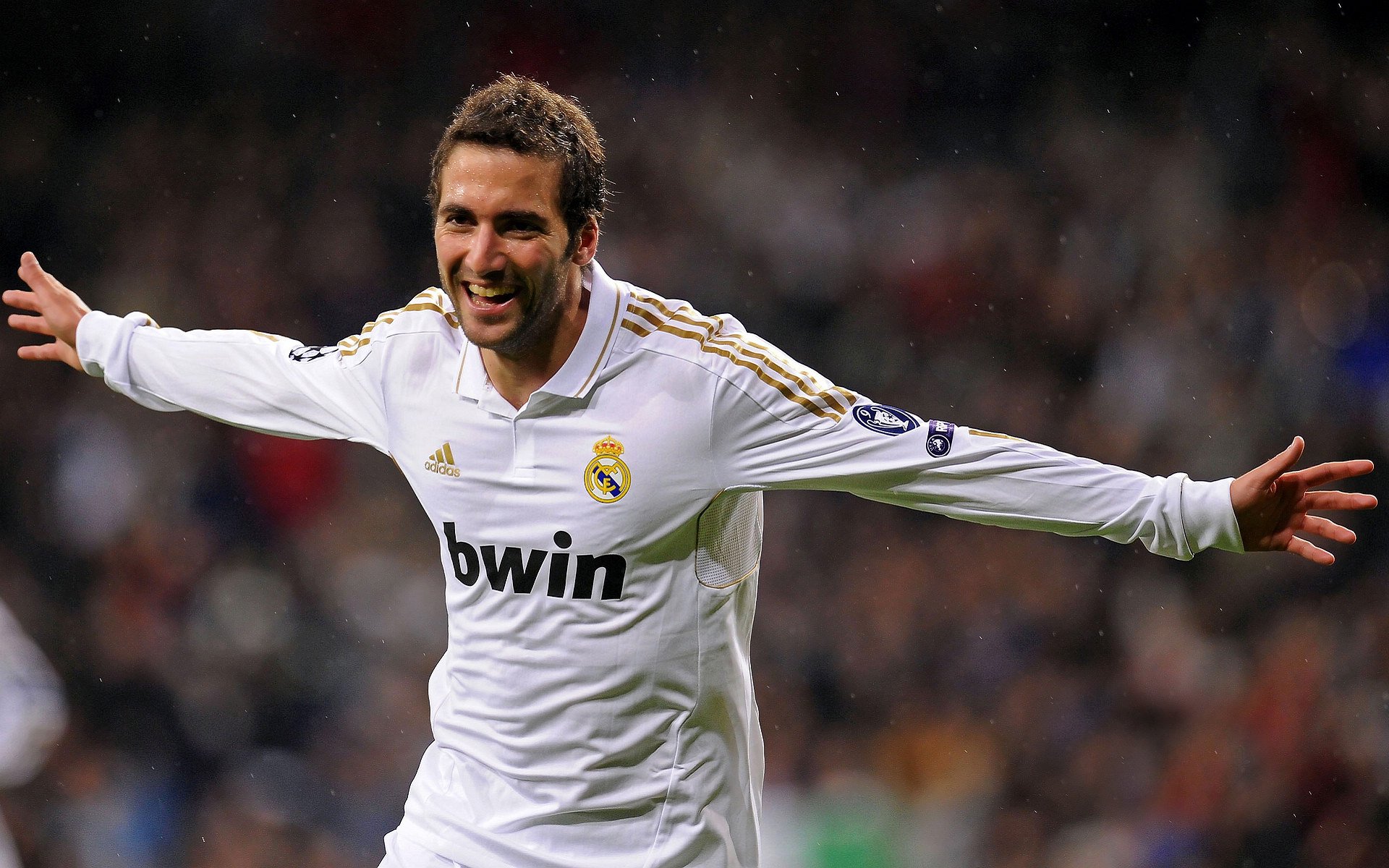 快节奏中球员处理球是否更倾向于直觉判断，快节奏进攻和冷静创造进球机会